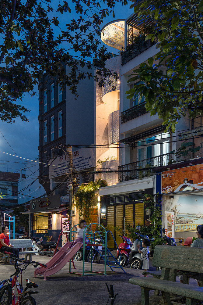 Ngôi nhà được thiết kế với mong muốn mang lại một cuộc sống nhiều niềm vui cho gia đình.