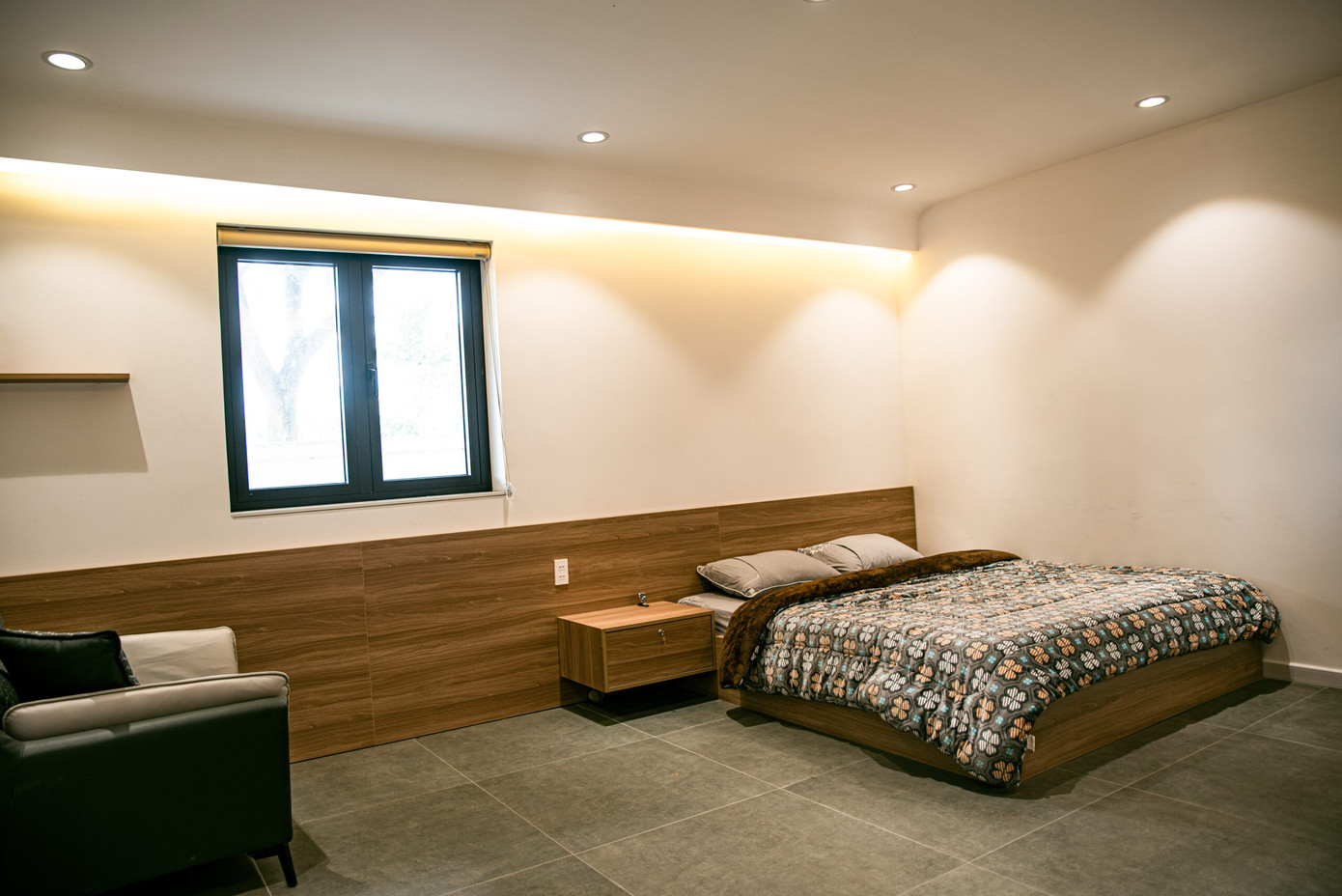 Ngôi nhà rộng rãi, thoáng mát, không có nhiều vách ngăn, "hang hốc".