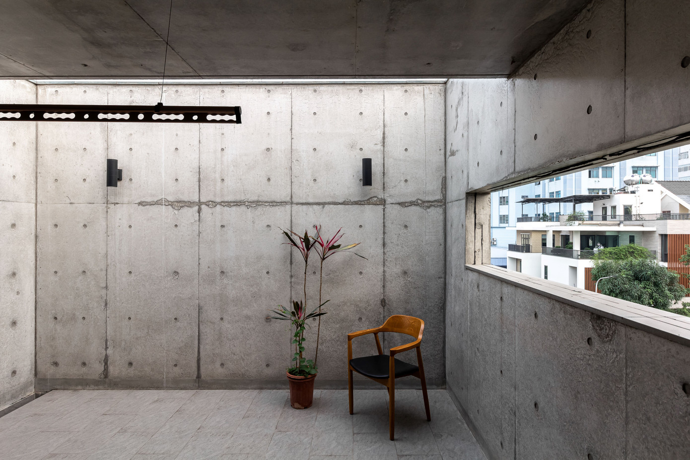 Vật liệu bê tông trần khá mới mẻ ở Việt Nam, mang tính đơn giản nhưng bền vững. Vật liệu bê tông trần khá mới mẻ ở Việt Nam, mang tính đơn giản nhưng bền vững.