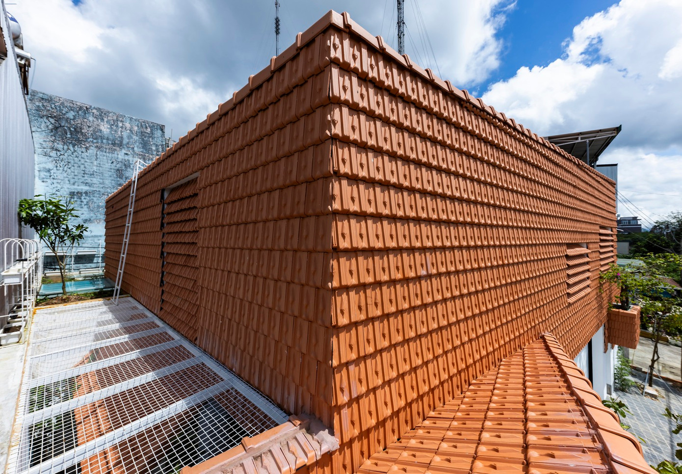 Vật liệu ngói giúp chống chịu trước thời tiết khắc nghiệt ở Lâm Đồng.