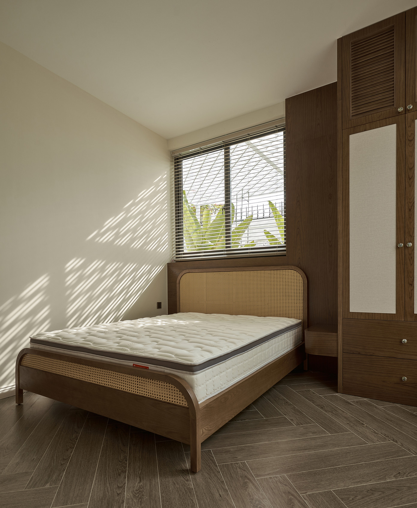 Phòng ngủ phụ nhỏ nhưng vẫn đáp ứng được nhu cầu sử dụng. Phòng ngủ phụ nhỏ nhưng vẫn đáp ứng được nhu cầu sử dụng.