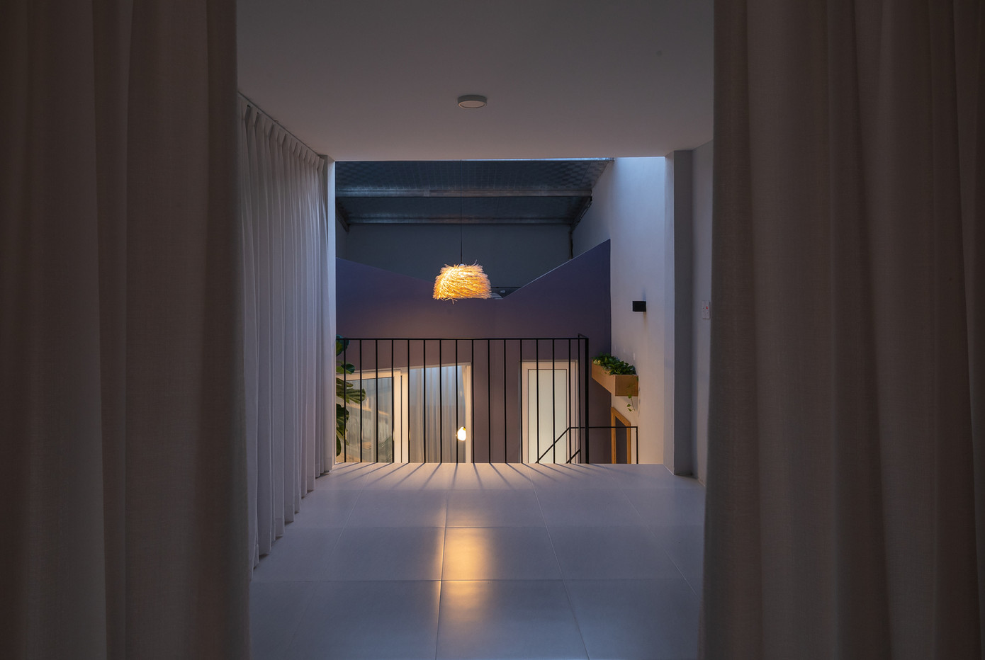 Tầng lửng được gia cố bằng hệ thống dầm cột thép hình chữ I.