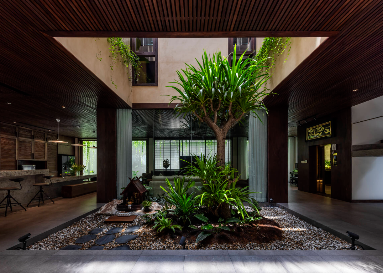 Khu vườn trung tâm được bao quanh bởi các không gian chức năng khác.