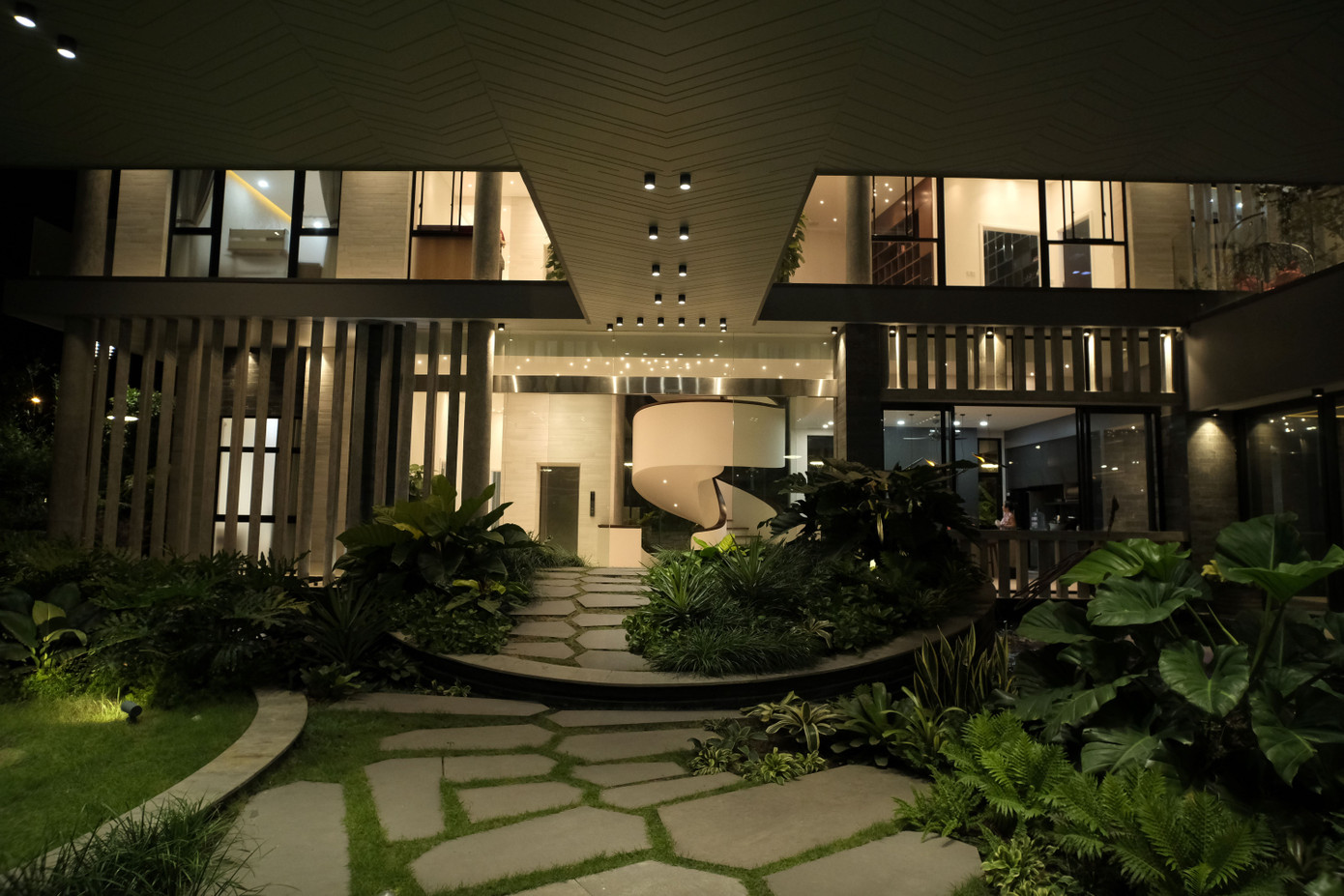 Khu vực được tiếp cận từ hướng Đông là hướng vào chính.