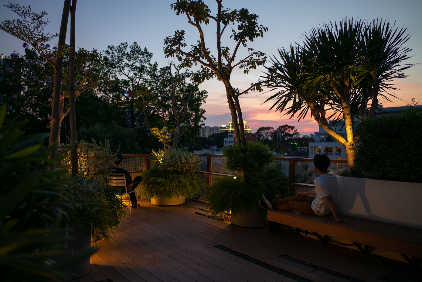 Căn hộ dịch vụ nhỏ nhưng đầy đủ, gắn kết con người với thiên nhiên. Căn hộ dịch vụ nhỏ nhưng đầy đủ, gắn kết con người với thiên nhiên.