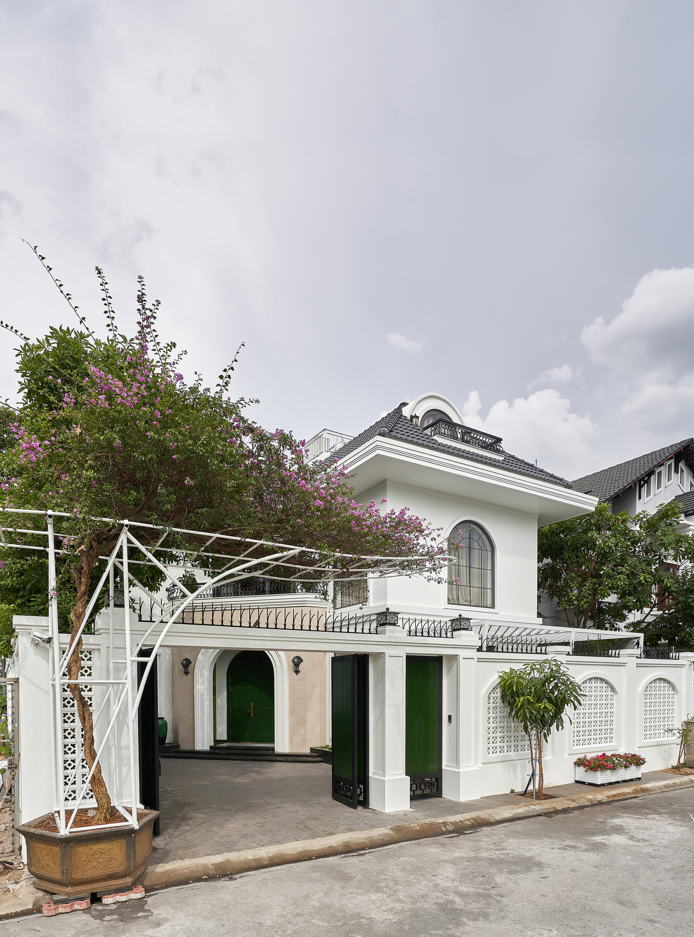P.T House nằm ở trung tâm Sài Gòn, rộng 520m2. P.T House nằm ở trung tâm Sài Gòn, rộng 520m2.