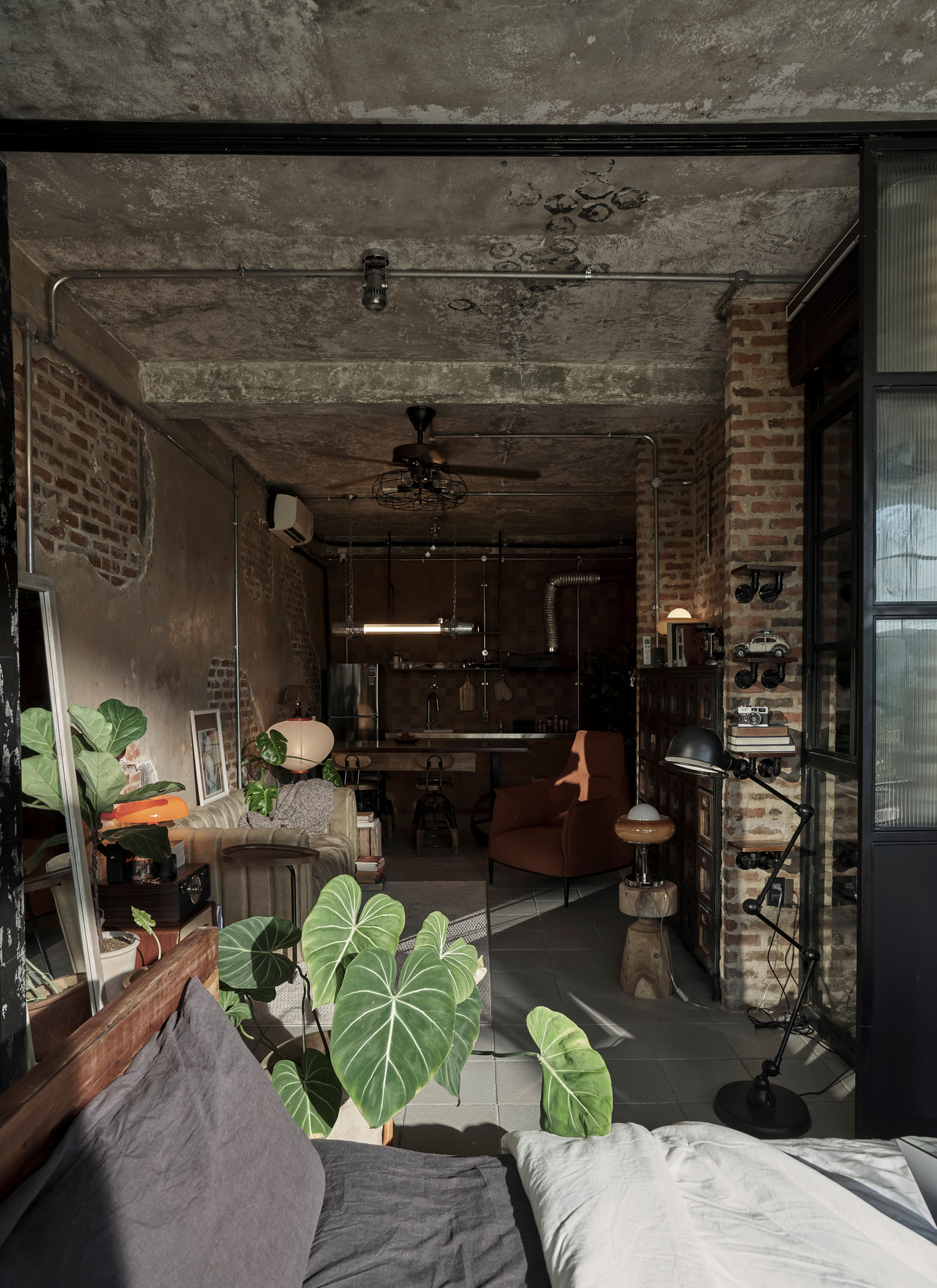 Không gian sinh hoạt chung nằm gọn ở tầng 2 ngôi nhà.