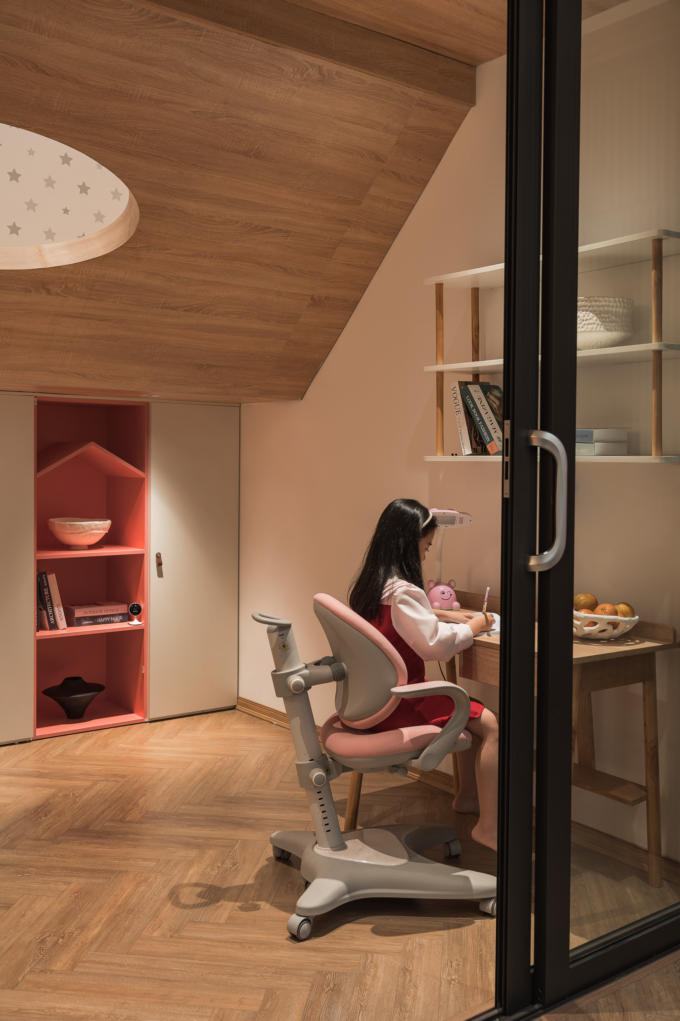 Không gian học tập kết hợp với nghỉ ngơi, thư giãn. Không gian học tập kết hợp với nghỉ ngơi, thư giãn.