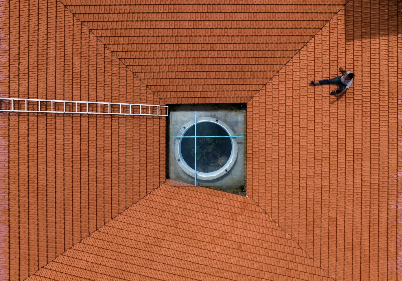 Ngôi nhà sử dụng ngói làm mái để chống chịu với thời tiết khắc nghiệt.