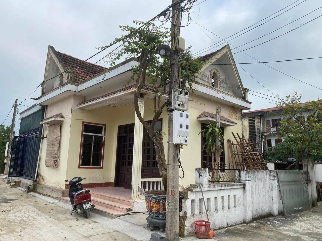 Hình ảnh trước khi cải tạo của ngôi nhà cũ.