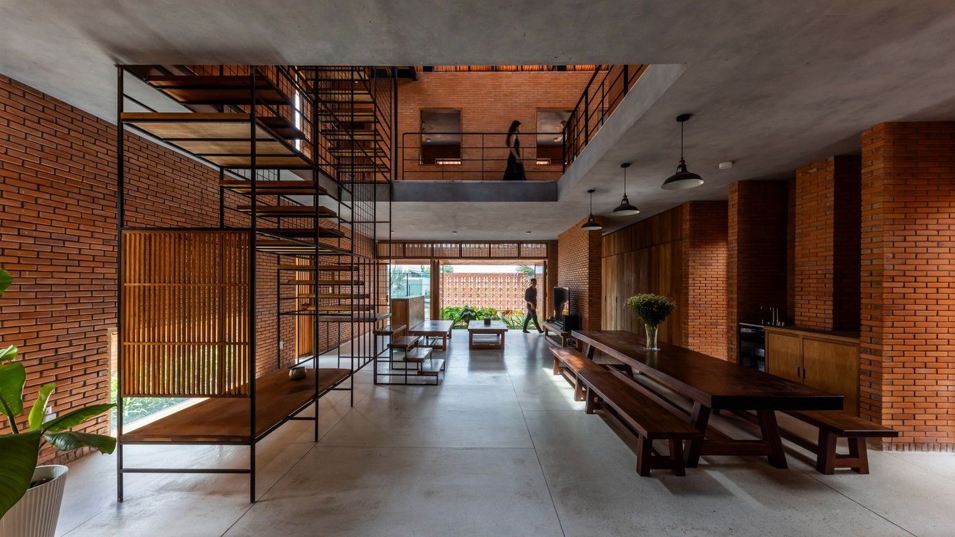 Các phòng kết nối với nhau với trung tâm là phòng bếp.