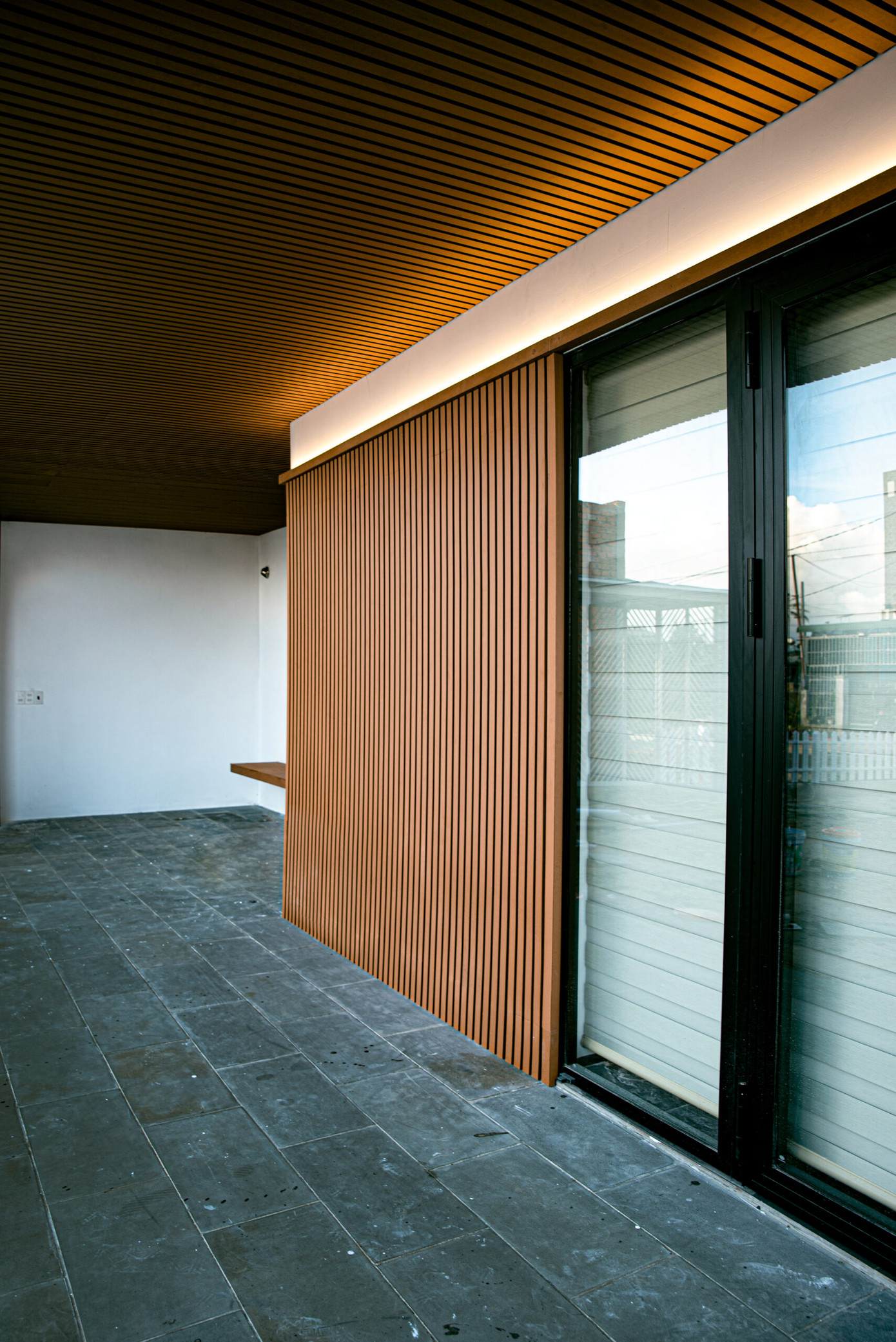 Khoảng hiên rộng rãi đa chức năng.