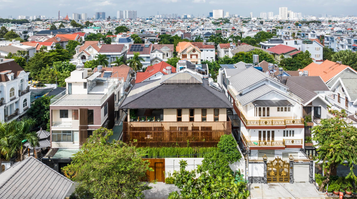 Yếu tố diện tích và vị trí cũng là một trong những lợi thế giúp nhóm kiến trúc sư phát triển ý tưởng thiết kế cho The Lodge Villa.