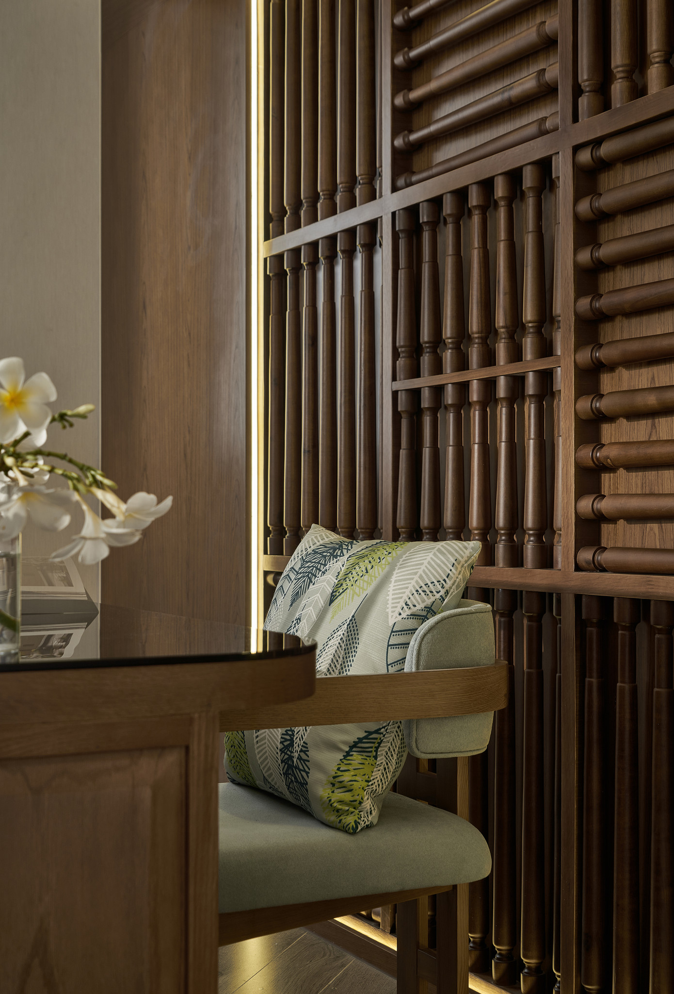 Gỗ tự nhiên được sử dụng, mang màu sắc trầm ấm, thư giãn. Gỗ tự nhiên được sử dụng, mang màu sắc trầm ấm, thư giãn.