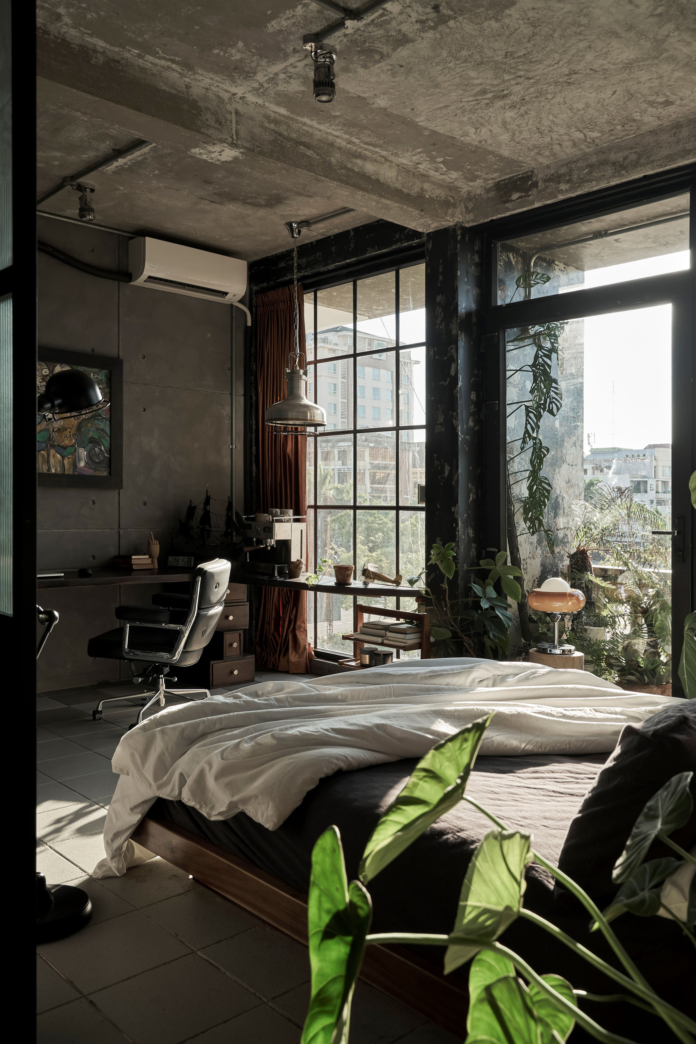 Đồ nội thất đơn giản, tiện nghi.