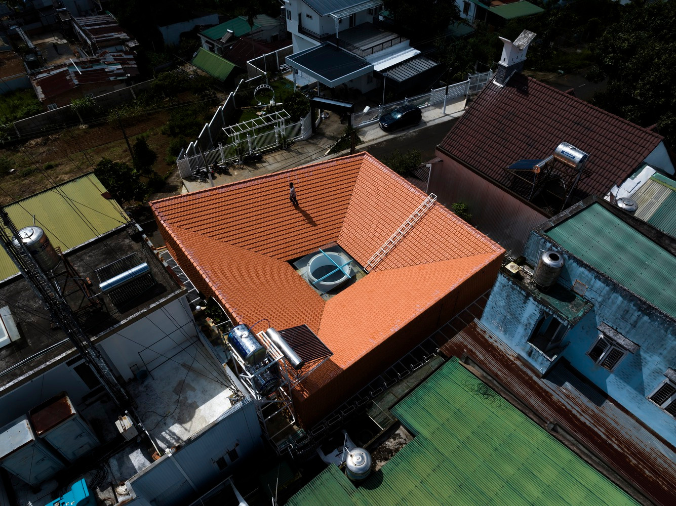 Nhà Ngói nằm ở tỉnh Lâm Đồng, có diện tích 252 m2.