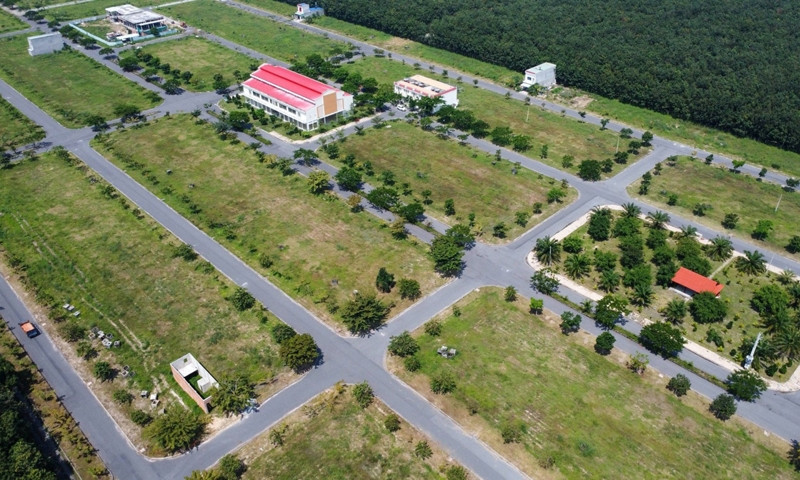 Theo ông Quang, sử dụng vốn vay ngân hàng thời điểm này là thích hợp để đầu tư đất nền.