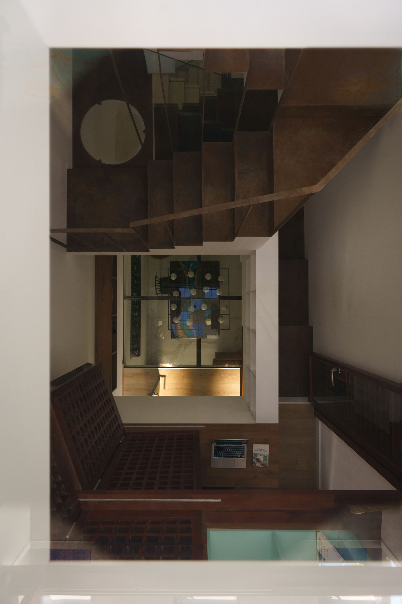 Thông tầng khiến không gian thêm phần thông thoáng, thư giãn.