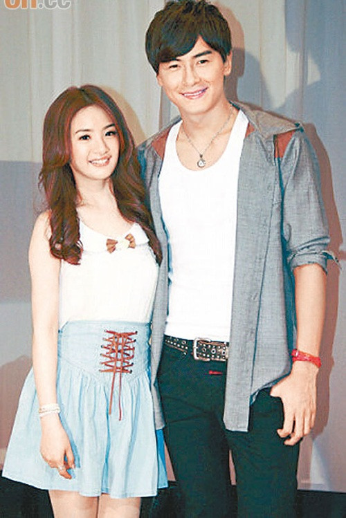 Lâm Y Thần và bạn diễn Trịnh Nguyên Sướng Lâm Y Thần và bạn diễn Trịnh Nguyên Sướng