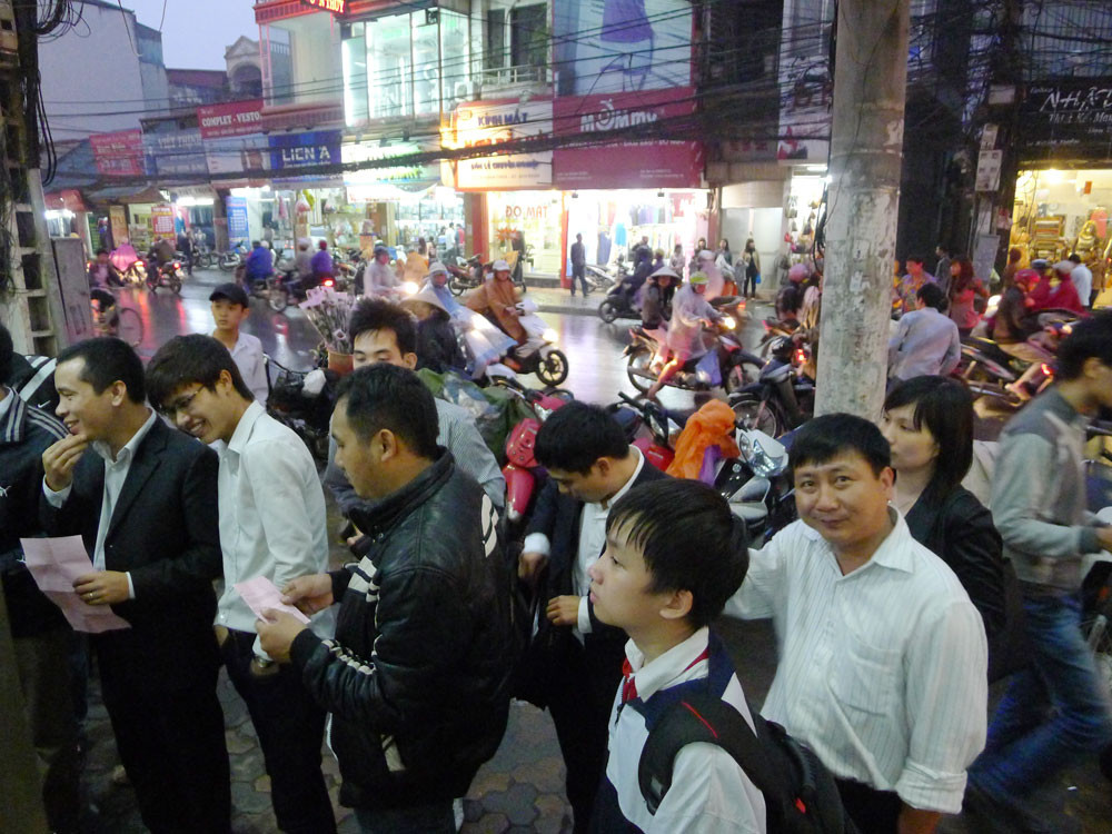 Những khách hàng đến sớm