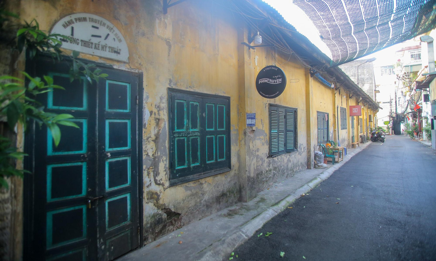 Một số xưởng sản xuất của Hãng phim truyện Việt Nam "cửa đóng than cài" từ lâu.