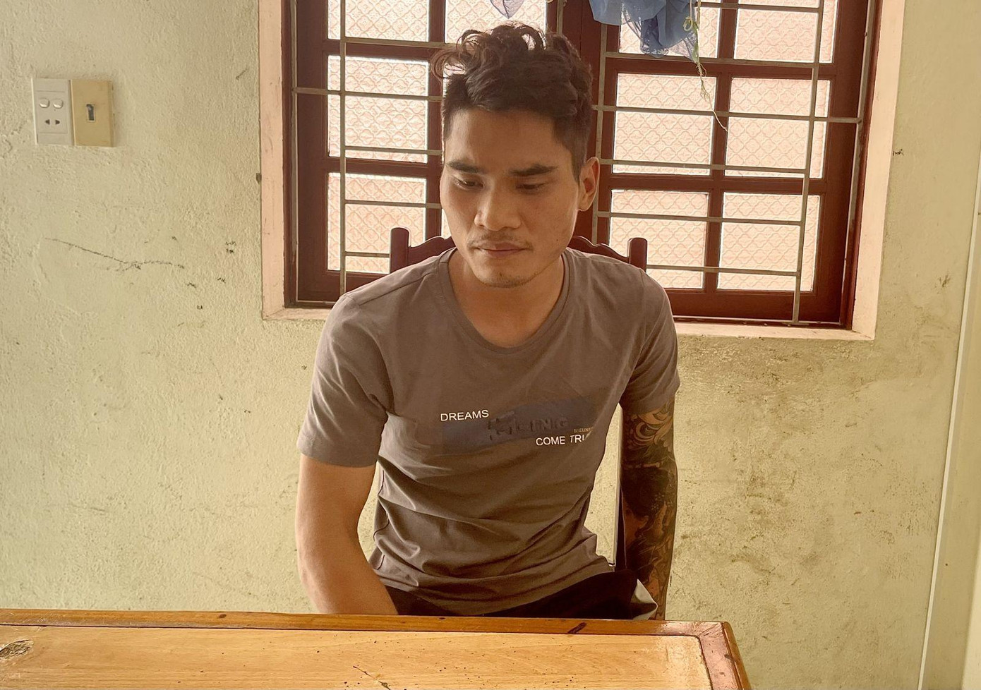 Nguyễn Văn Hai tại cơ quan công an