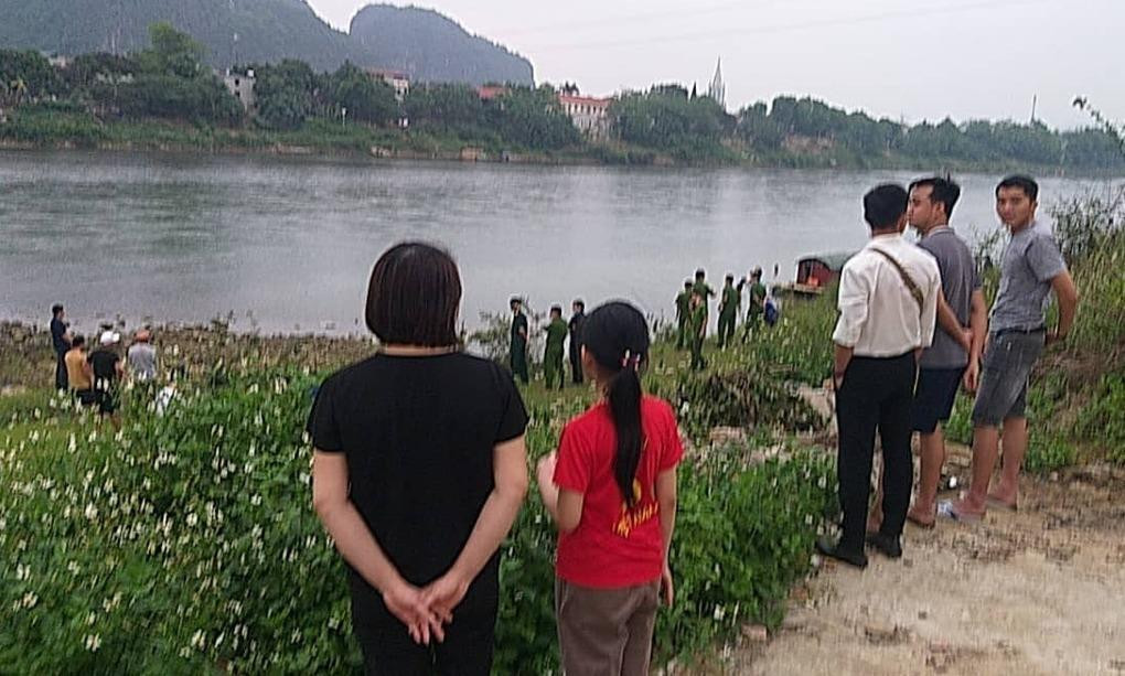 Hiện trường tìm kiếm 2 trẻ bị đuối nước.
