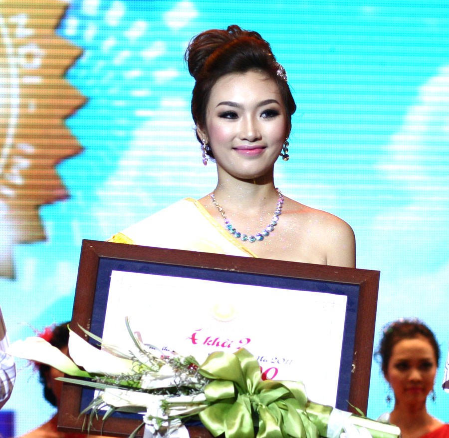 Á khôi 2 Trần Thị Nga