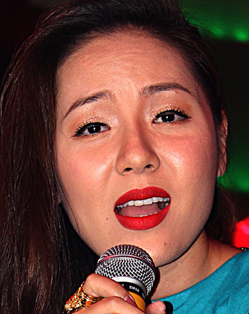 Huyền Trang (váy hoa) Huỳnh Bích Phương Thu Minh Phương Lan Phương Linh Thu Hương Thanh Mai