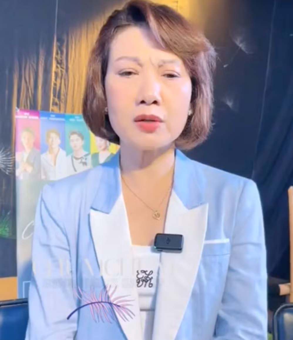 Trước đó, NSƯT Mỹ Uyên phải xin lỗi vì để lộ hình ảnh về nghệ sĩ Quý Bình khiến dư luận bức xúc. Cô cho biết chỉ muốn chia sẻ một chút hình ảnh cuối cùng của người em thân thiết, không cố tình thu hút sự chú ý.