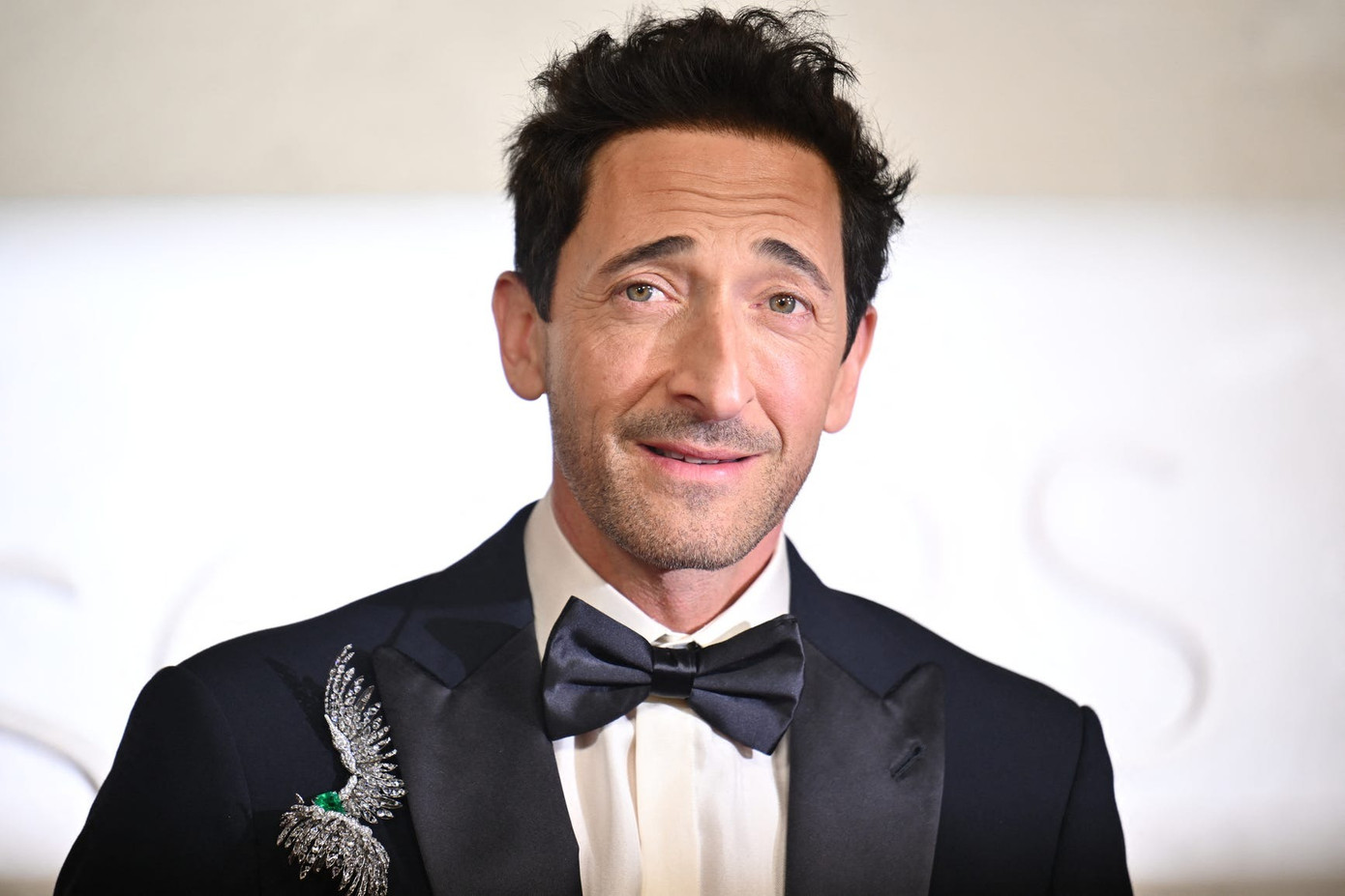 Adrien Brody mang về cho The Brutalist tượng vàng thứ 3 trong đêm. Ảnh: Getty Images.