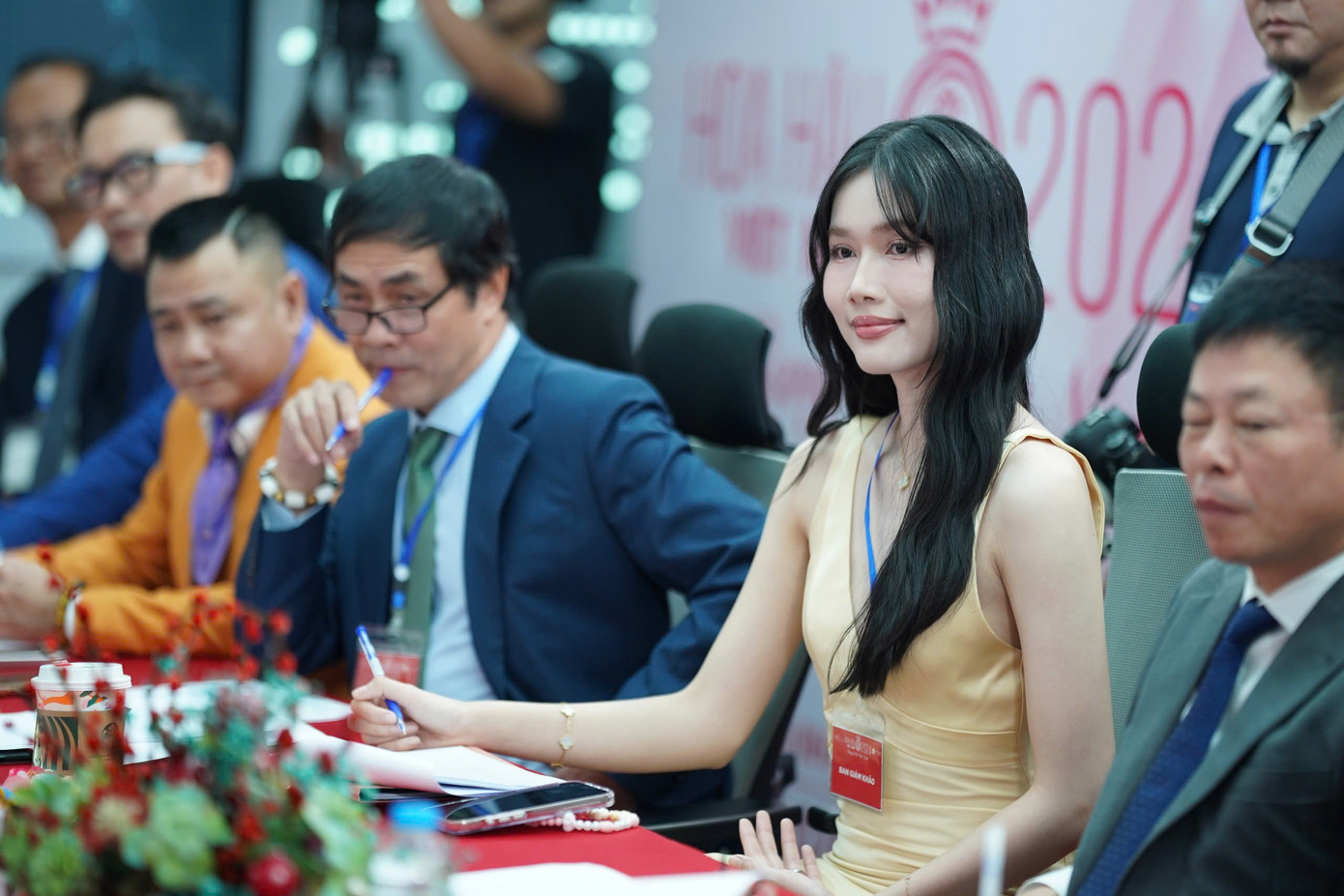 Cuộc thi Hoa hậu Việt Nam giữ vững tiêu chí đề cao vẻ đẹp tự nhiên. Ban tổ chức luôn kiên định với giá trị truyền thống, tôn vinh vẻ đẹp nguyên bản của phụ nữ Việt Nam và không chấp nhận thí sinh đã can thiệp dao kéo.