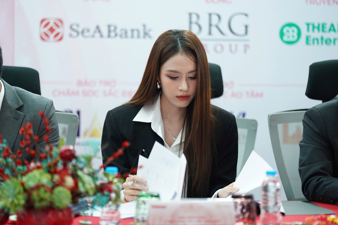 Cuộc thi Hoa hậu Việt Nam giữ vững tiêu chí đề cao vẻ đẹp tự nhiên. Ban tổ chức luôn kiên định với giá trị truyền thống, tôn vinh vẻ đẹp nguyên bản của phụ nữ Việt Nam và không chấp nhận thí sinh đã can thiệp dao kéo.