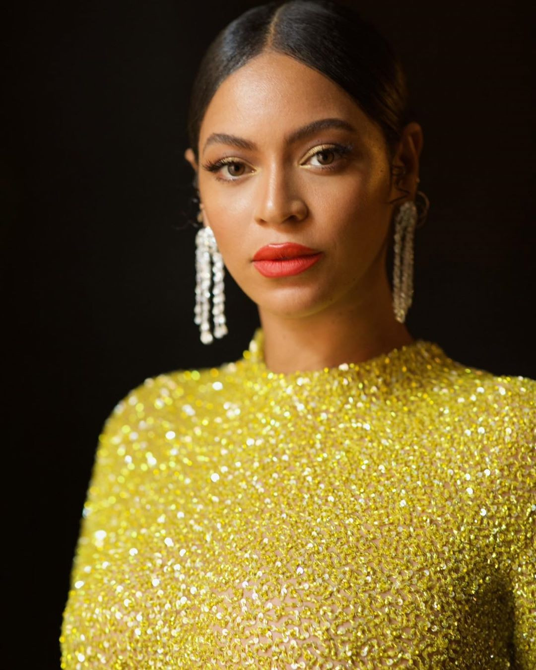 Beyonce mặc váy ôm sát, khoe body đẹp như tạc tượng ảnh 2