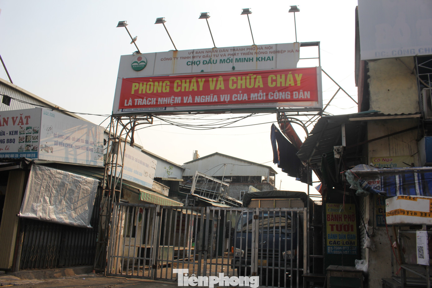 Chợ đầu mối Minh Khai (quận Bắc Từ Liêm, Hà Nội). (Ảnh: Lập Đông)