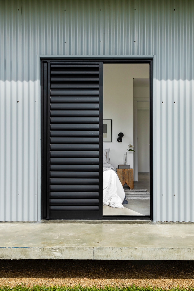 Ba trong số chín khối được dành riêng cho phòng ngủ và phòng tắm, do tính chất riêng tư các khu vực này được bố trí nằm ở phía sau lô đất. Ba trong số chín khối được dành riêng cho phòng ngủ và phòng tắm, do tính chất riêng tư các khu vực này được bố trí nằm ở phía sau lô đất.