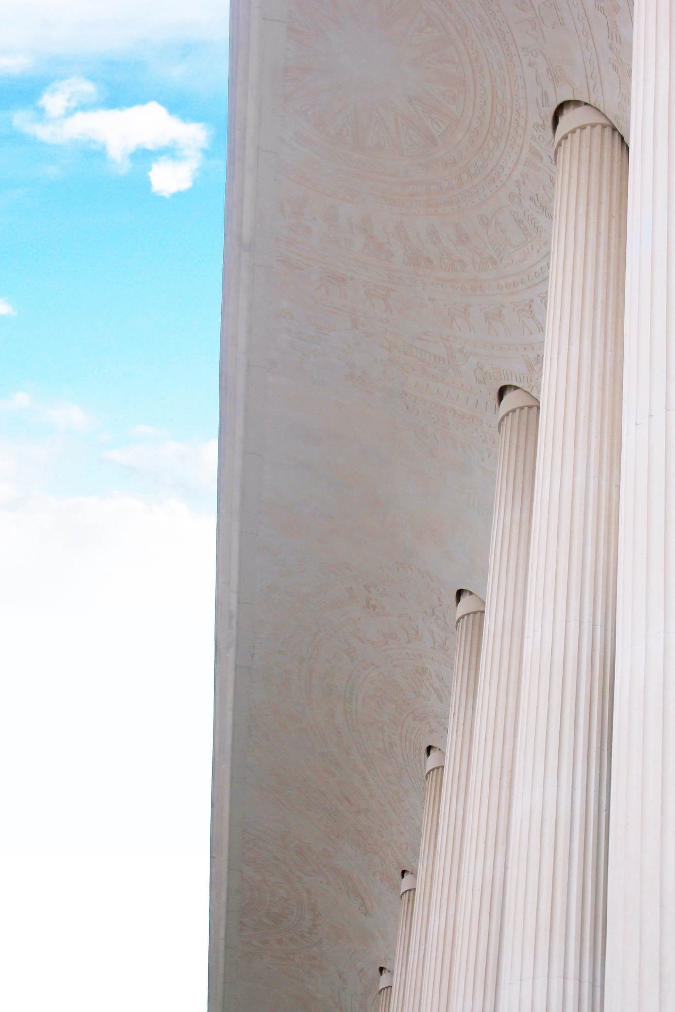 Có thể nói, Nhà hát Hồ Gươm là công trình có thể đáp ứng mọi yêu cầu về mặt biểu diễn cho nhiều loại hình nghệ thuật, từ giao hưởng phương Tây với sân khấu truyền thống Việt Nam, ballet tới nhạc kịch...(Ảnh: Lộc Liên)