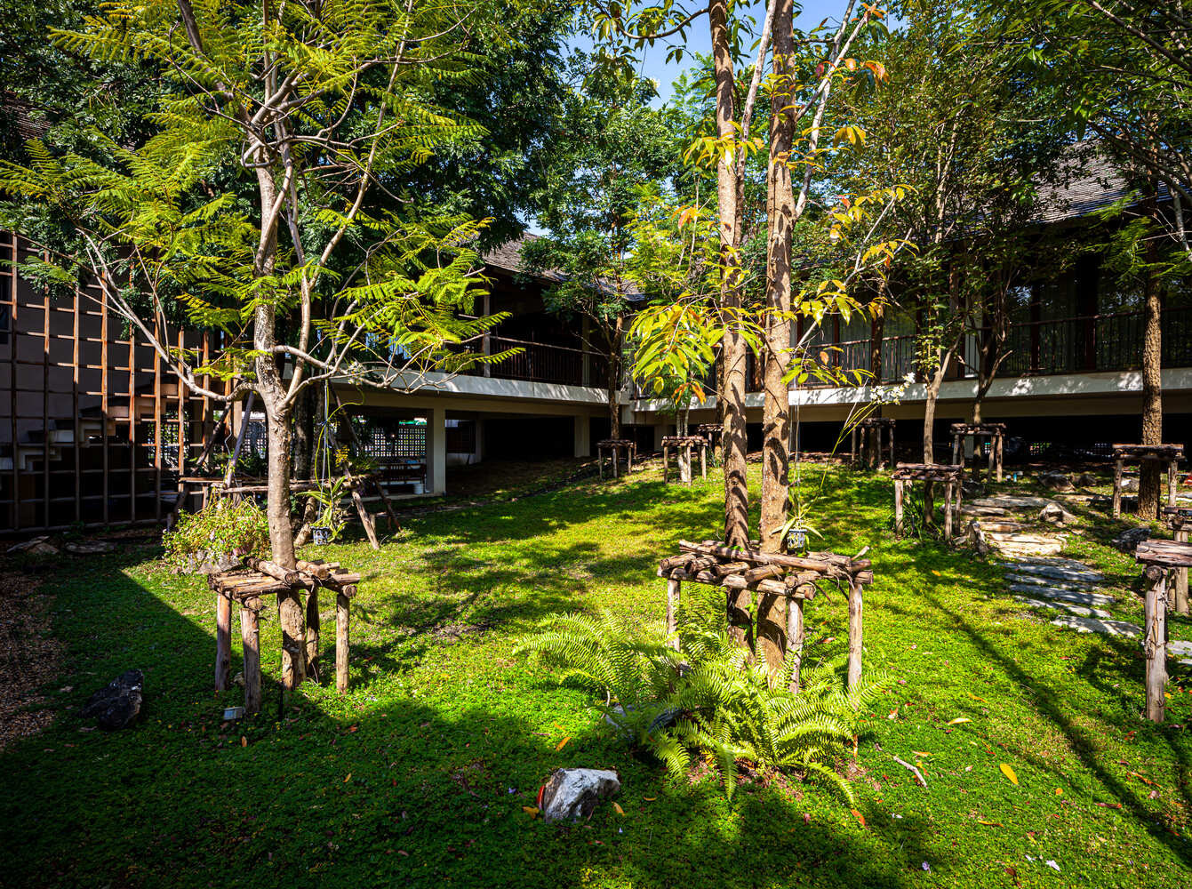 Hình chữ U là một phương án mở nhằm giúp ngôi nhà giảm nhiệt vào mùa hè.