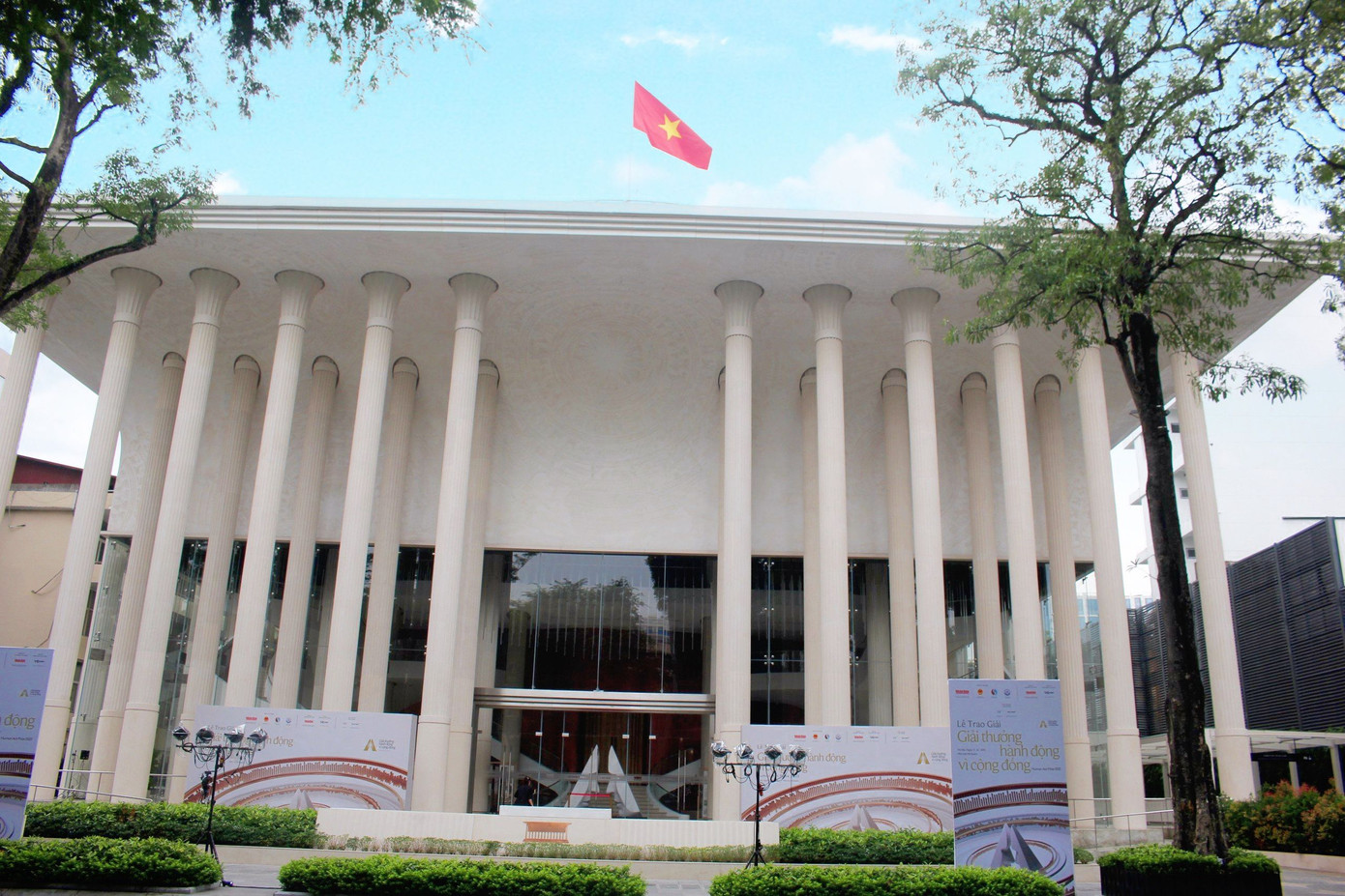 Nhà hát Hồ Gươm tọa lạc ở phố Hàng Bài, Hoàn Kiếm, Hà Nội. Công trình được Bộ Công an và UBND thành phố Hà Nội đầu tư xây dựng và khánh thành ngày 9/7/2023. (Ảnh: Lộc Liên)