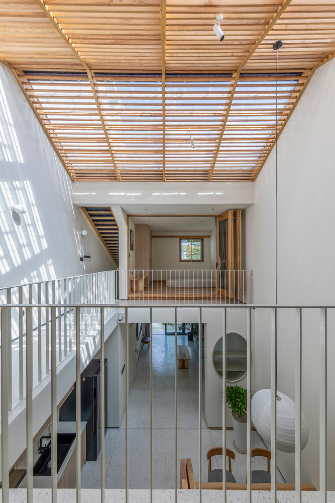 Từ yêu cầu của gia chủ, các kiến trúc sư đã thiết kế một không gian để các thành viên trong gia đình có thể dễ dàng nhìn thấy nhau và sinh hoạt cùng nhau. Từ yêu cầu của gia chủ, các kiến trúc sư đã thiết kế một không gian để các thành viên trong gia đình có thể dễ dàng nhìn thấy nhau và sinh hoạt cùng nhau.