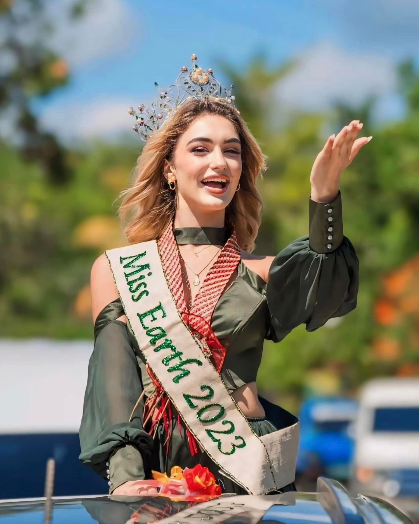 Cô được nhận xét có một nhiệm kỳ không quá sôi nổi. Người đẹp chủ yếu tham gia các hoạt động ở quê nhà Albania.