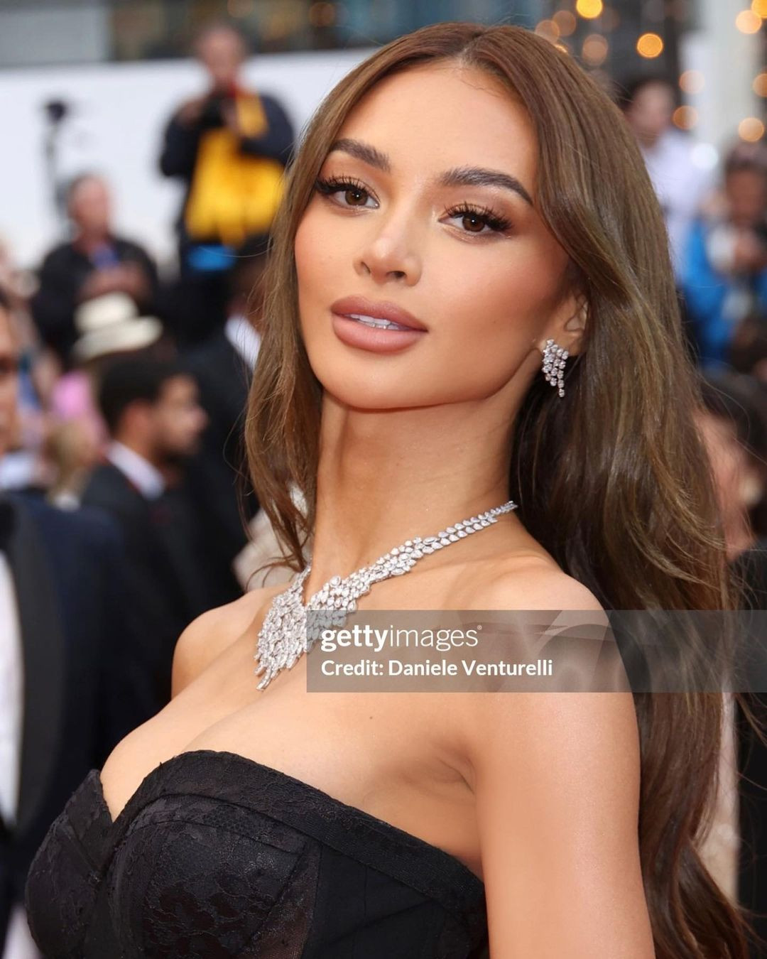 Hoa hậu Quốc tế 2016 Kylie Verzosa cũng là khách mời của LHP Cannes năm nay.