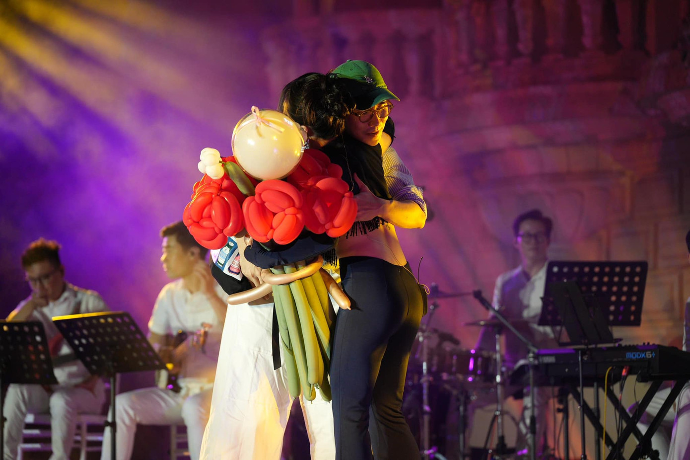 Với những khán giả mong ngóng sự trở lại của Hương Tràm sau 5 năm thì có lẽ một mini show vẫn là chưa đủ và để lại chút tiếc nuối. Sau đêm nhạc, một số khán giả chia sẻ cảm thấy hụt hẫng vì vẫn chưa đã tai. Hương Tràm cho biết đây chỉ là khởi đầu của sự trở về và trong thời gian tới, cô sẽ ra mắt nhiều sản phẩm mới để đền đáp sự yêu thương của khán giả.