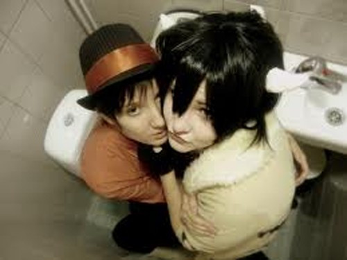 Đôi bạn trẻ phải đền bù cho khách sạn 200 tệ vì sự cố ngớ ngẩn này. Đôi bạn trẻ phải đền bù cho khách sạn 200 tệ vì sự cố ngớ ngẩn này. Ảnh minh họa. Bài viết: http://news.zing.vn/May-mua-trong-nha-ve-sinh-doi-tinh-nhan-lam-sap-bon-cau-post357671.html#home_cate.tinchinh Nguồn Zing News