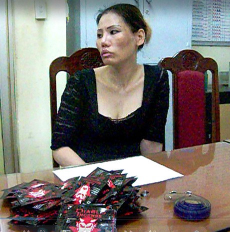 Đối tượng Lê Thị Thanh Giang cùng 42 gói ma túy “lạ”. Đối tượng Lê Thị Thanh Giang cùng 42 gói ma túy “lạ”