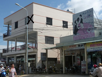 Căn nhà (x) của ông Chủ tịch huyện. Ảnh: Đức Thịnh