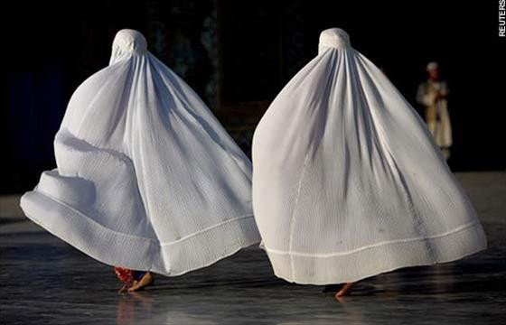 Hình tượng chúa Jesus Hình ảnh Gandalf trong bộ phim "Chúa tể của loài nhẫn". Hình ảnh Giáo hoàng Hình ảnh tên đánh bom hôm 21/7 Hình ảnh nữ tu Một cậu bé trượt ván Người phụ nữ Afghanistan