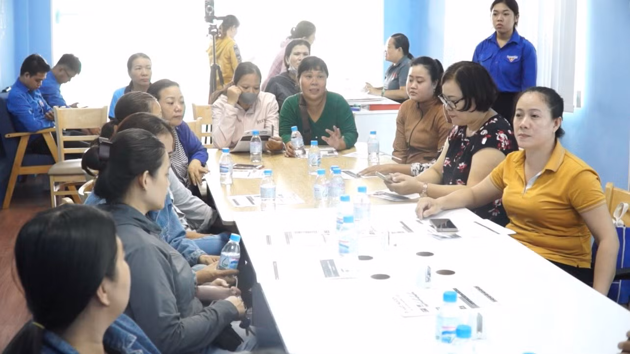 Chương trình "Trao phương tiện sinh kế cho thanh niên và người dân trên địa bàn quận" do Hội LHTNVN quận 12 tổ chức.