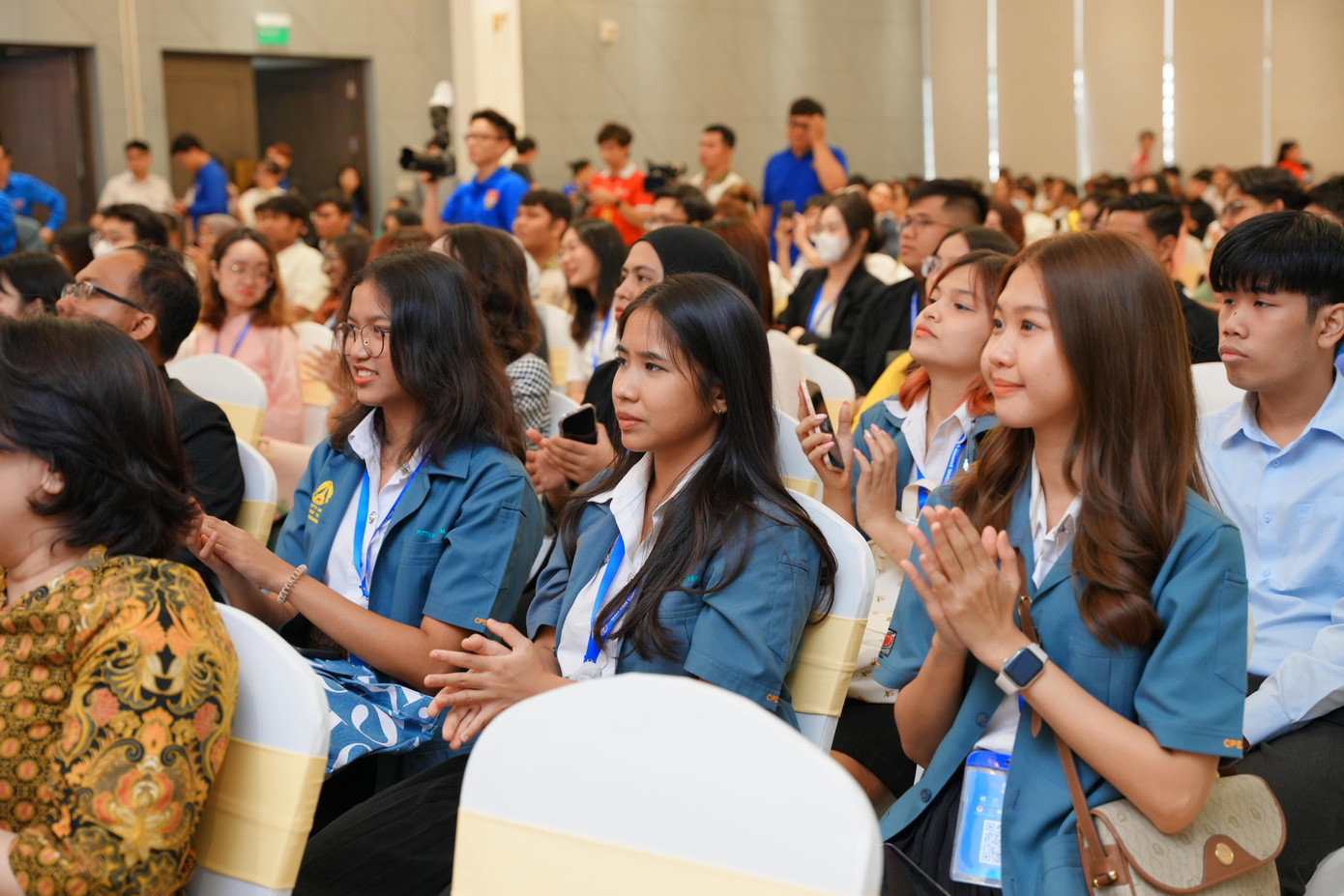 Với chủ đề "Vai trò của thanh niên trong chuyển đổi số - The role of youth in digital transformation", diễn đàn thu hút hơn 1.000 lượt sinh viên Việt Nam và quốc tế tham gia.