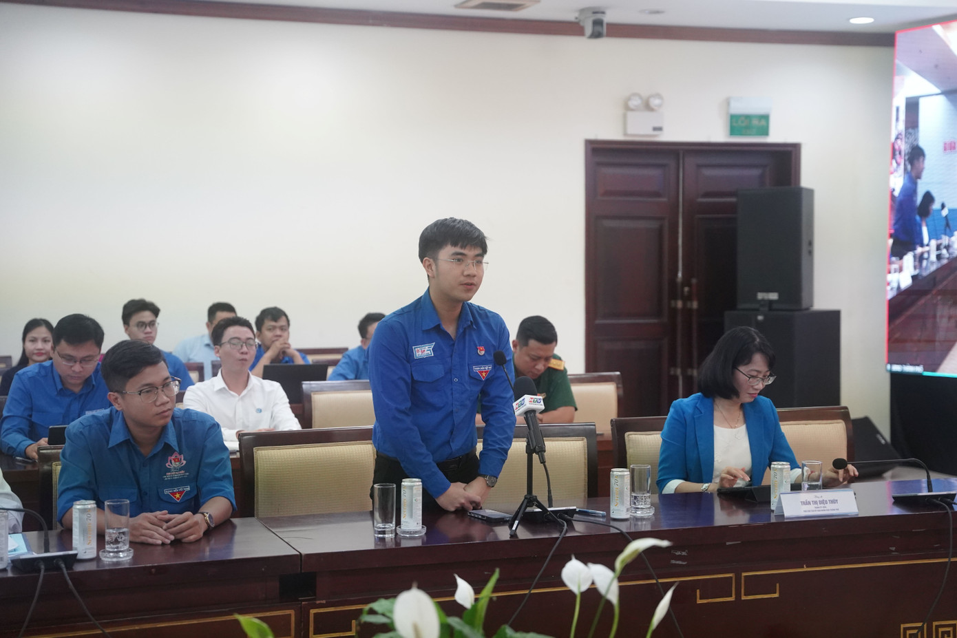 Bạn Võ Lập Phúc gửi gắm những câu hỏi đến Chủ tịch UBND TPHCM. Bạn Võ Lập Phúc gửi gắm những câu hỏi đến Chủ tịch UBND TPHCM.